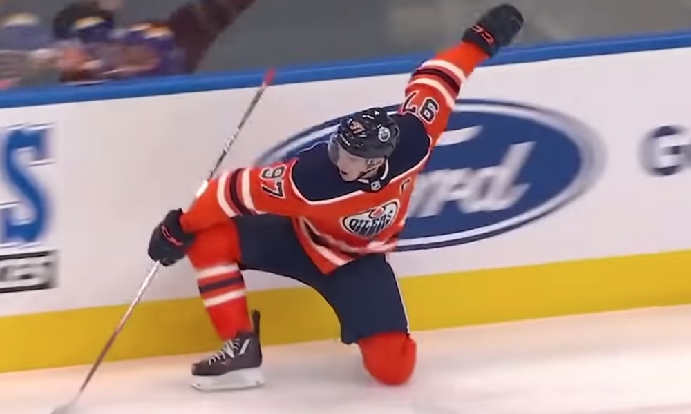 McDavid rikkoi 100 pisteen rajapyykin torstain vastaisena yönä, kun Edmonton Oilers joutui taipumaan New Jersey Devilsille lukemin 6-3.