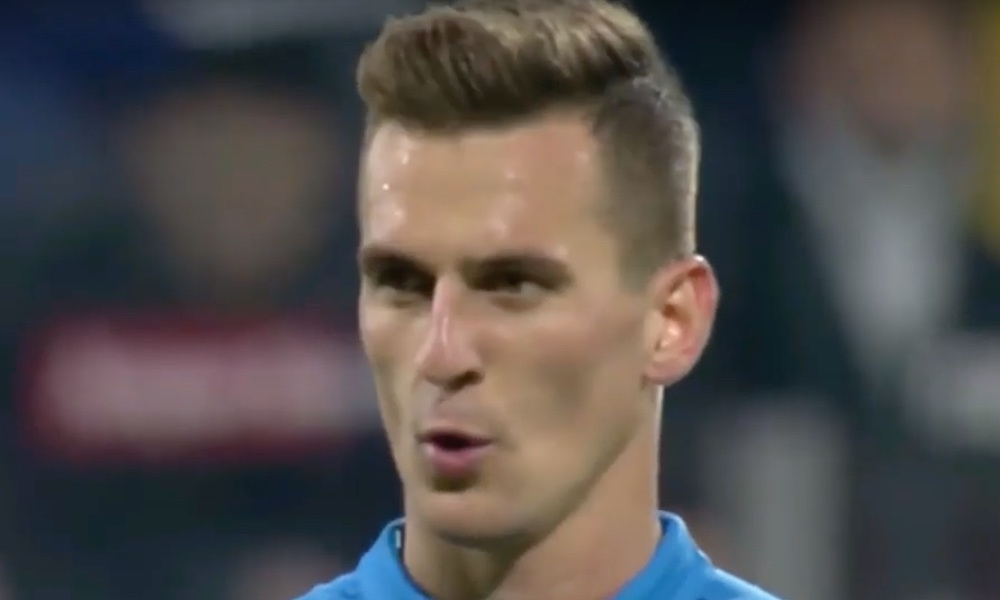 Arkadiusz Milikin ensimmäinen kosketus palloon oli käsittämätön ottelussa, kun Napoli marssi vieraissa suvereenesti 4-1-voittoon kaadettuaan AS Roman.