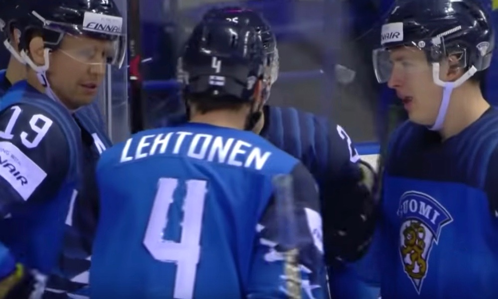 Timo Jutila on innoissaan Leijonista, joka on menettänyt ensimmäisten viiden MM-kisaottelunsa aikana ainoastaan kaksi pistettä.