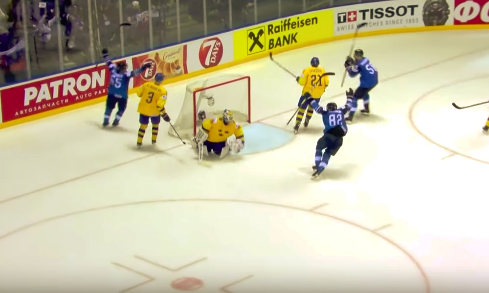 Timo Jutila aivan fiiliksissä Leijonista voitetun Ruotsi-puolivälierän jälkeen!
