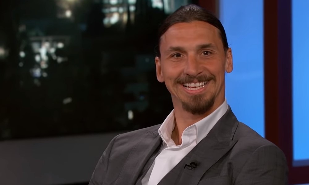 Zlatan Ibrahimovic kävi käsiksi maalivahtiin.