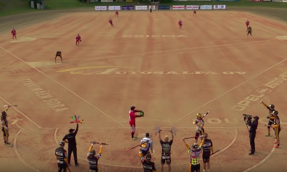 Mediajätti CNN nosti pesäpallon esille ja vertaili sitä pohjoisamerikkalaisten suosimaan baseballiin.